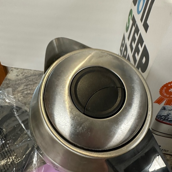 CHEFMAN 1.8 Liter water boiler Electric Glass Kettle w/ 5 Presets & Tea Infuser - Picture 4 of 7